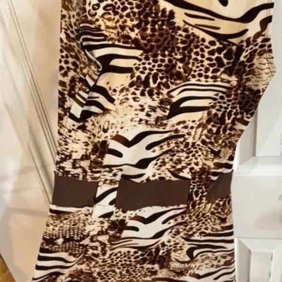 SO sexy 90s stretch leopard print v neck dress !  * accepting offers - Picture 2 of 6